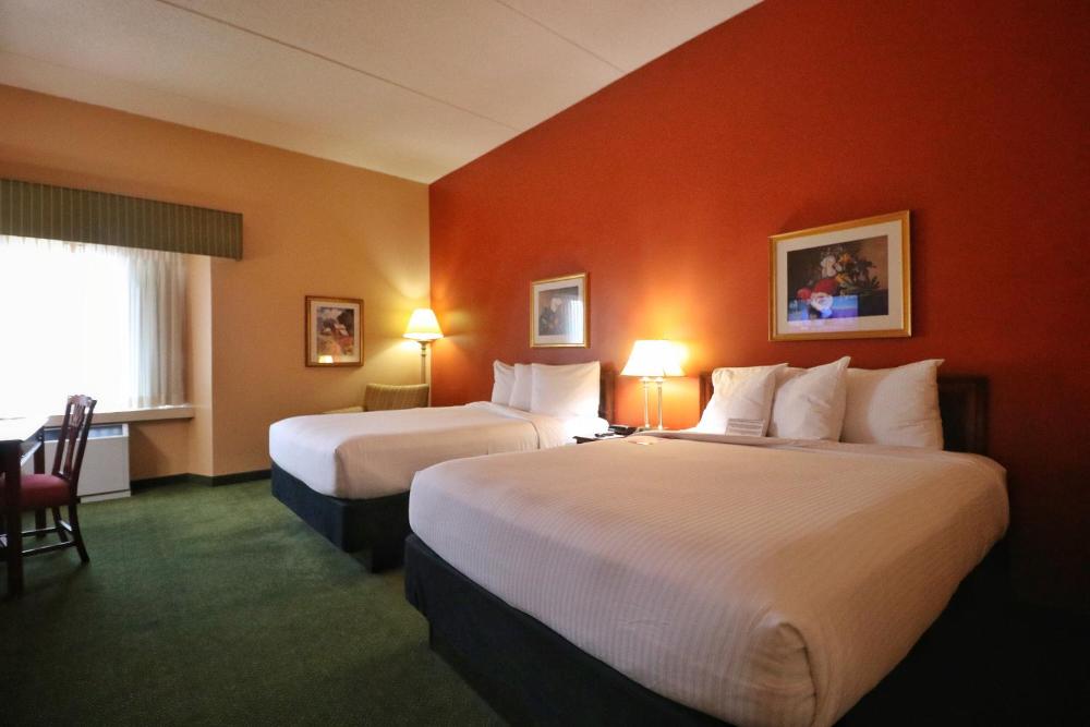 Queen Room interior